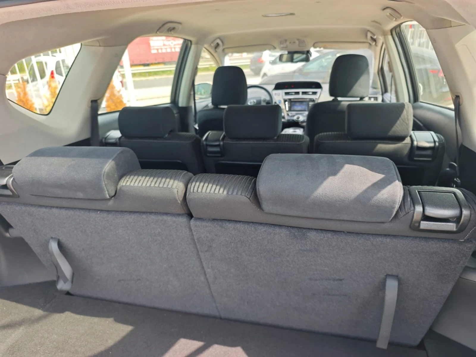 Toyota Prius Plus* * 7 *  3 *  | Mobile.bg   12