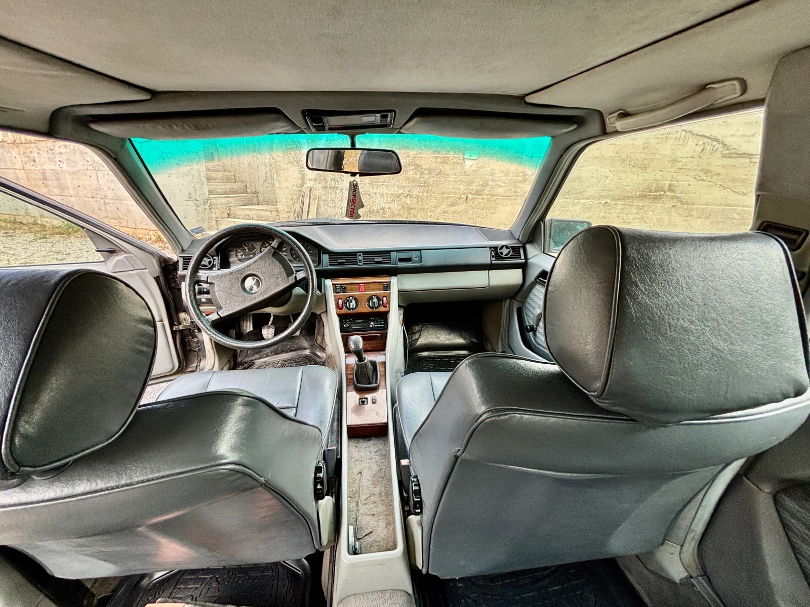 Mercedes-Benz 124  - изображение 9
