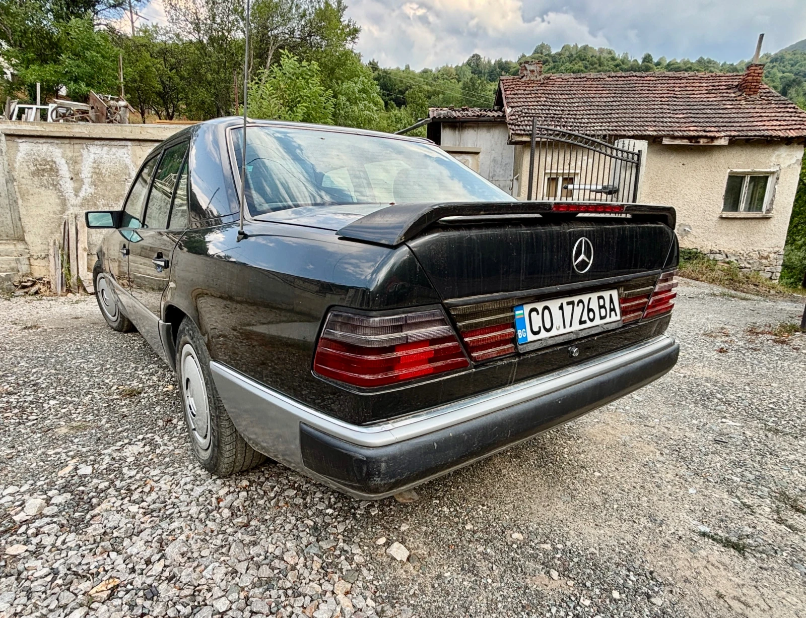Mercedes-Benz 124  - изображение 4