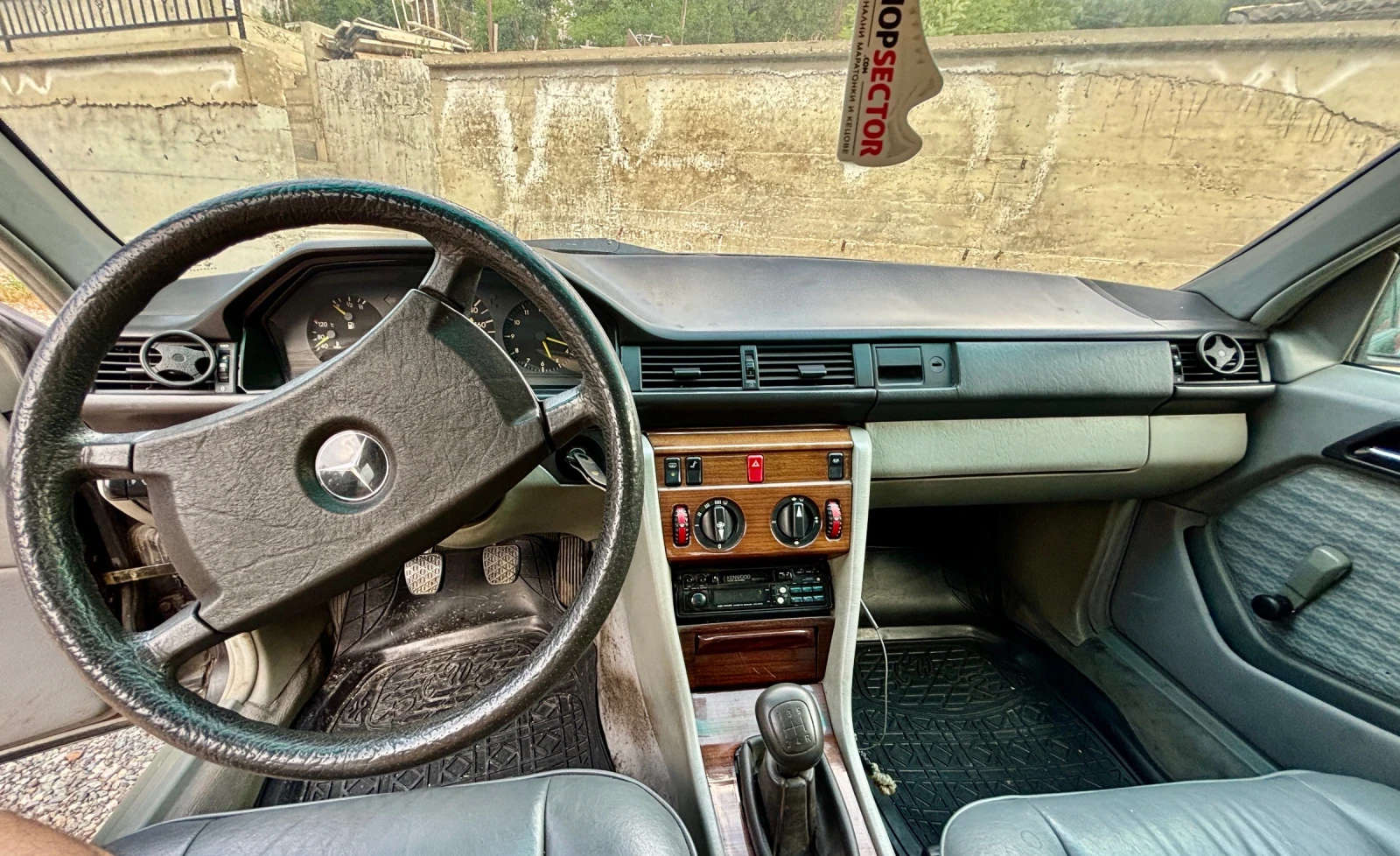 Mercedes-Benz 124  - изображение 6