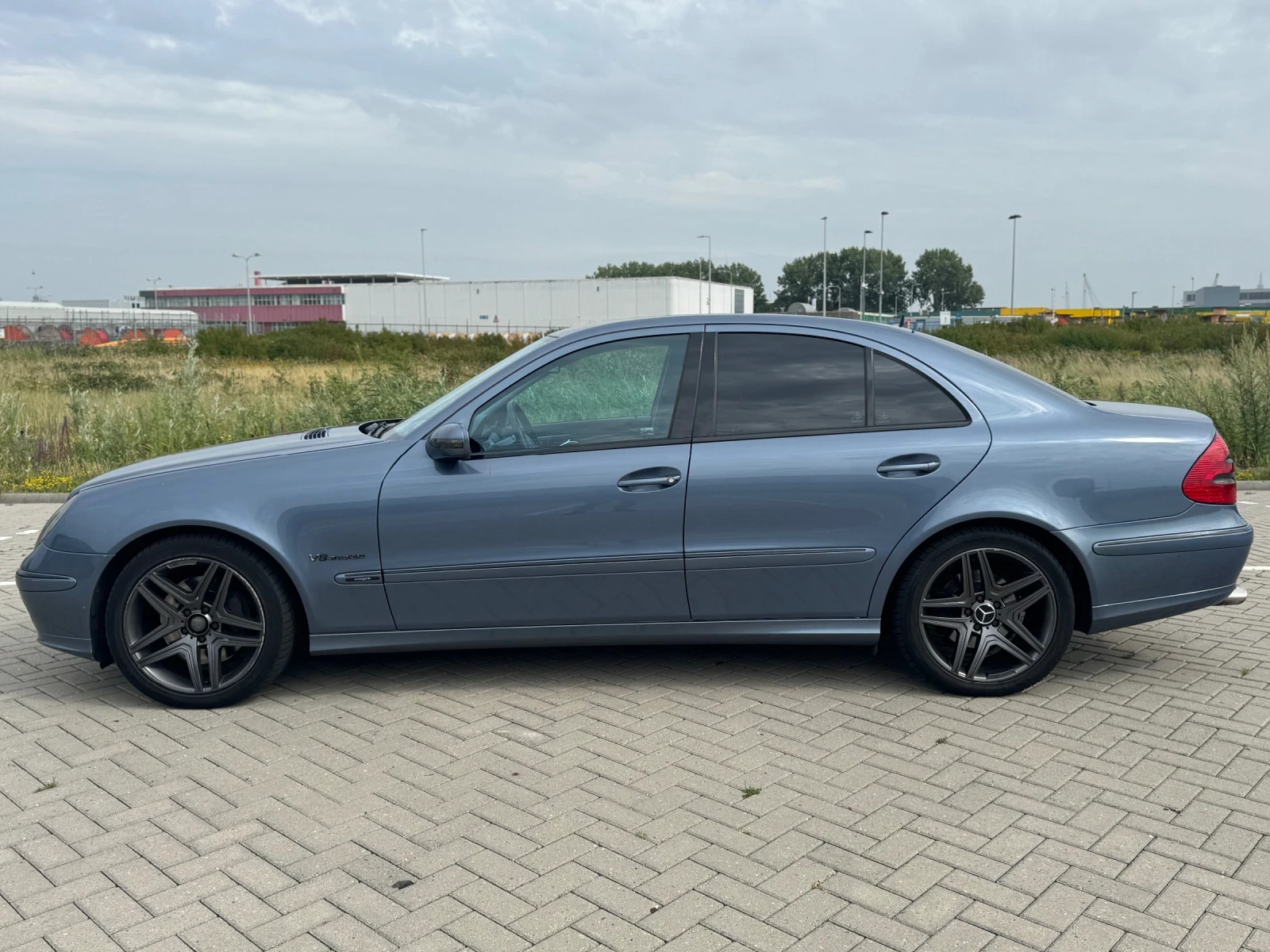 Mercedes-Benz E 400  - изображение 7