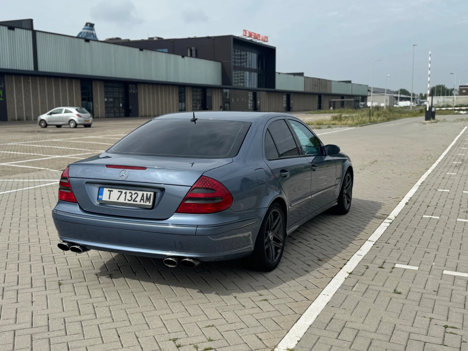 Mercedes-Benz E 400  - изображение 4