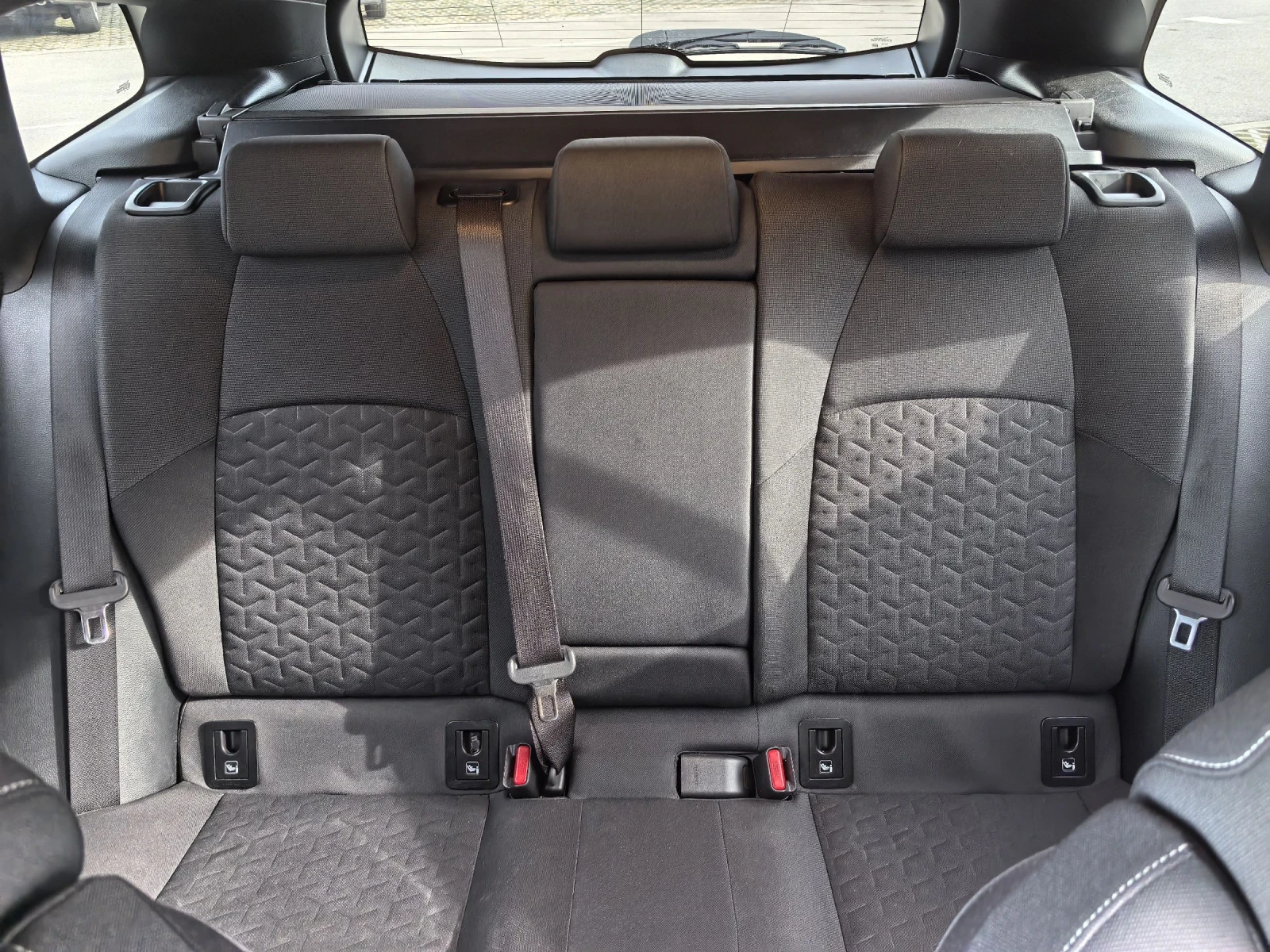 Toyota Corolla 1.8 HYBRID | Mobile.bg   16