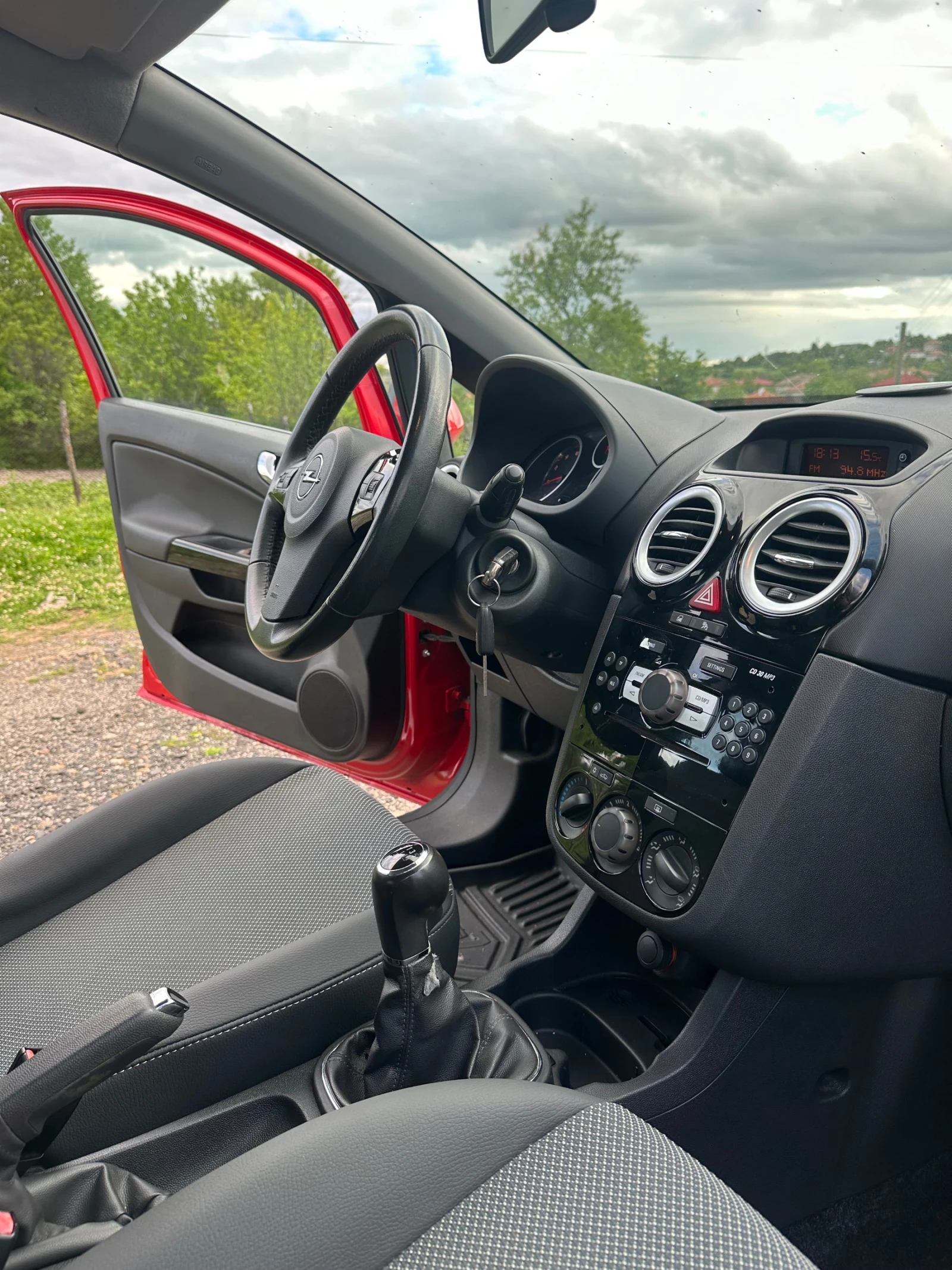 Opel Corsa, снимка 13 - Автомобили и джипове - 54585690