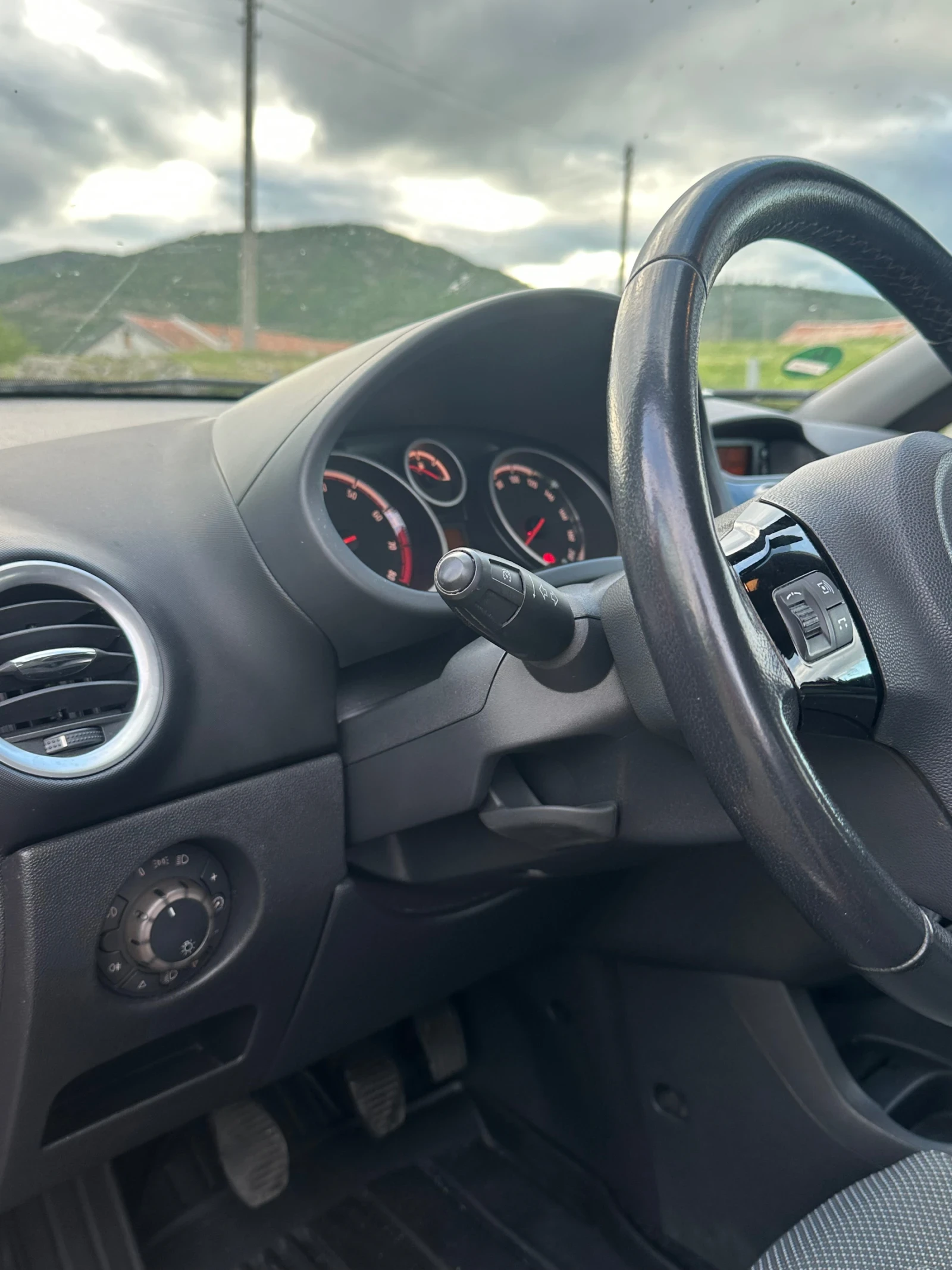 Opel Corsa, снимка 8 - Автомобили и джипове - 54585690