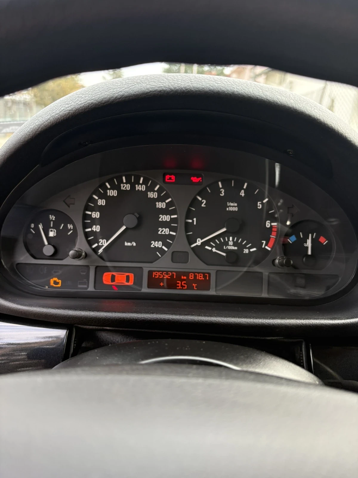 BMW 318 318, снимка 8 - Автомобили и джипове - 54755559