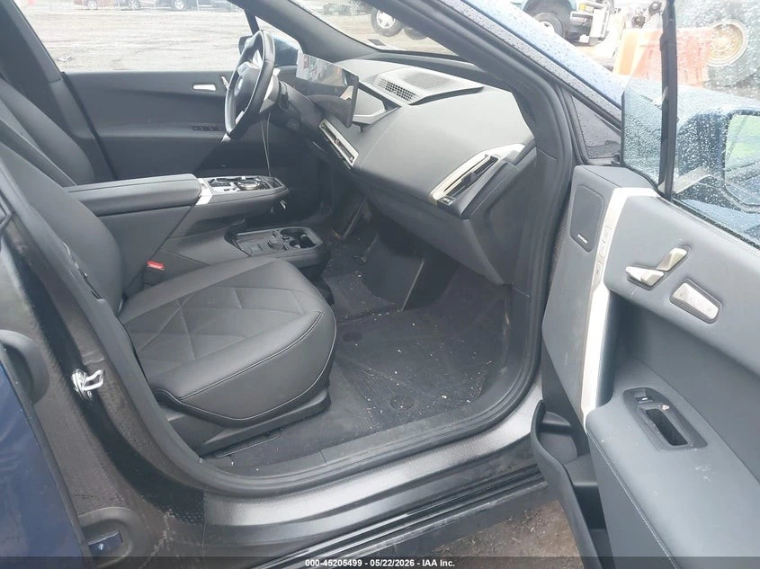 BMW iX 50* SKYLOUNGE* AMBIENT* HARMAN* 360, снимка 11 - Автомобили и джипове - 55008437