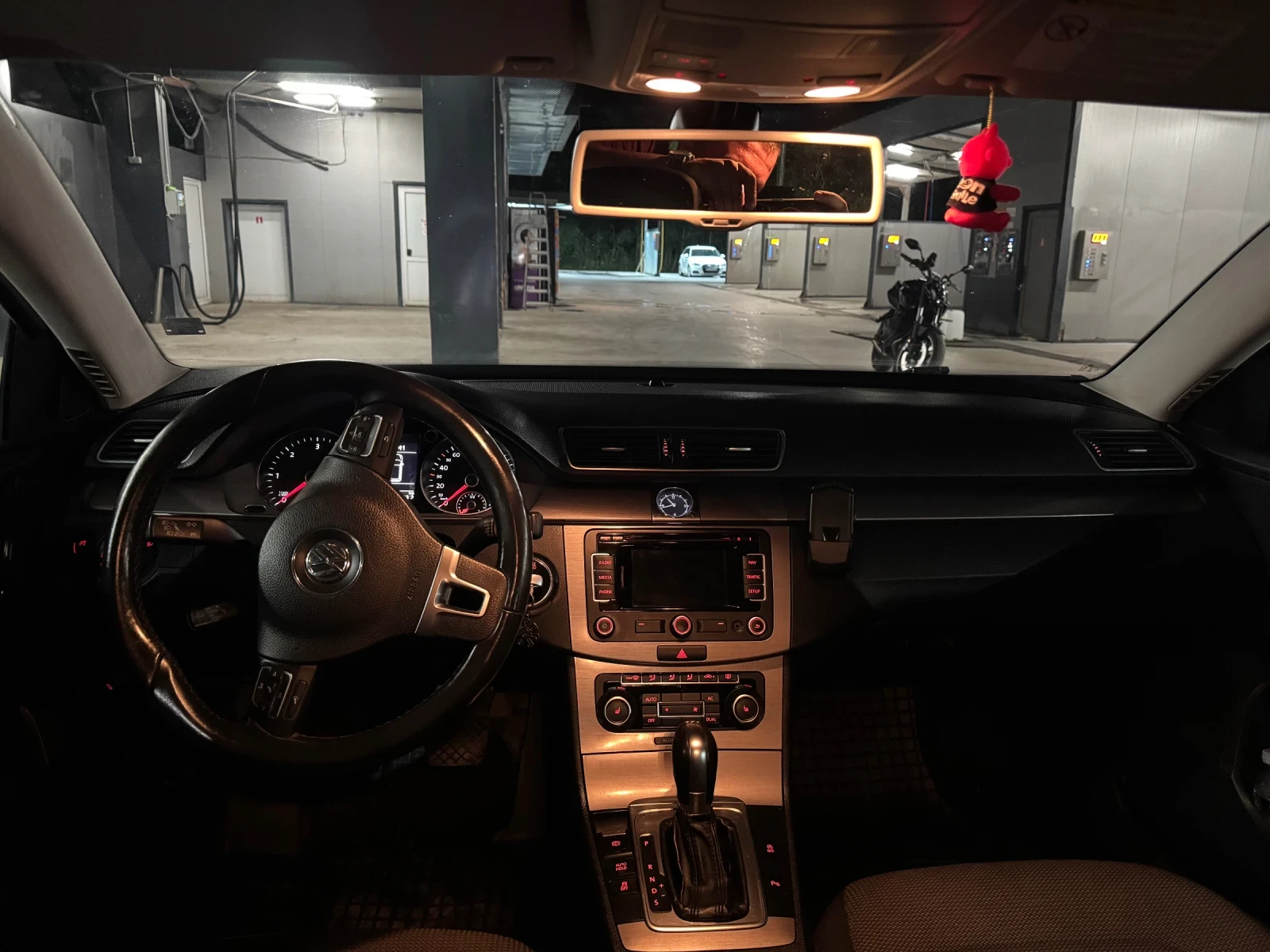 VW Passat 2.0 TDI 140kc, снимка 11 - Автомобили и джипове - 55342267