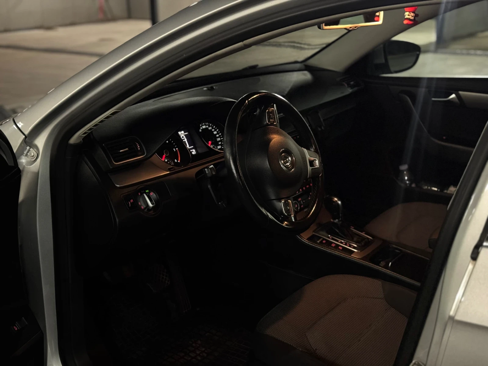 VW Passat 2.0 TDI 140kc, снимка 9 - Автомобили и джипове - 55342267