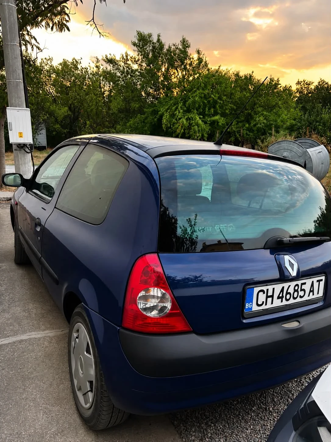 Renault Clio, снимка 2 - Автомобили и джипове - 55616007