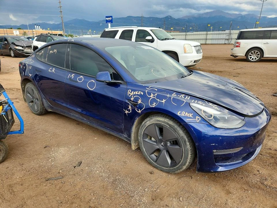 Tesla Model 3 Awd Long Range / Carfax / Автокредит, снимка 4 - Автомобили и джипове - 56295532