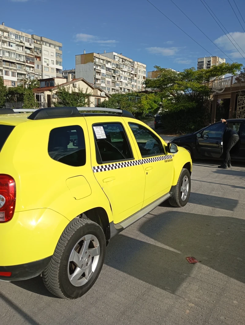 Dacia Duster, снимка 4 - Автомобили и джипове - 47995792