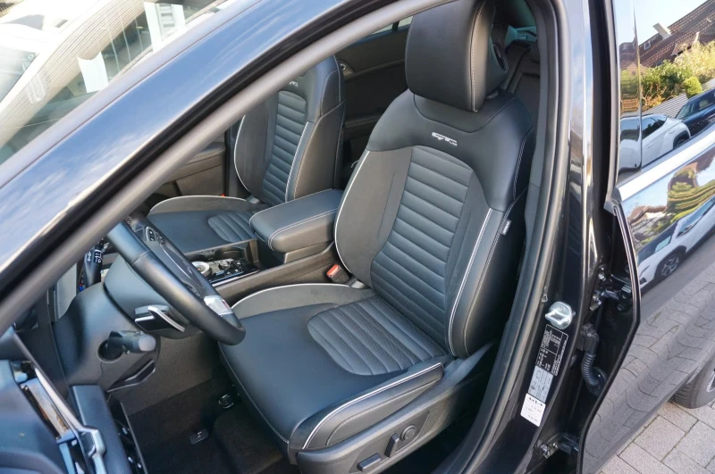 Kia Sportage PHEV/265HP/GT-LINE/PANO/MEMO/4WD/NAVI/360/LED/554g, снимка 10 - Автомобили и джипове - 52319271