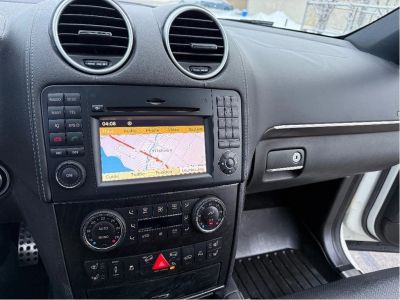 Mercedes-Benz GL 550 ОБДУХВАНЕ * * ЧЕРЕН САЛОН * * CARFAX * * , снимка 11 - Автомобили и джипове - 53447803