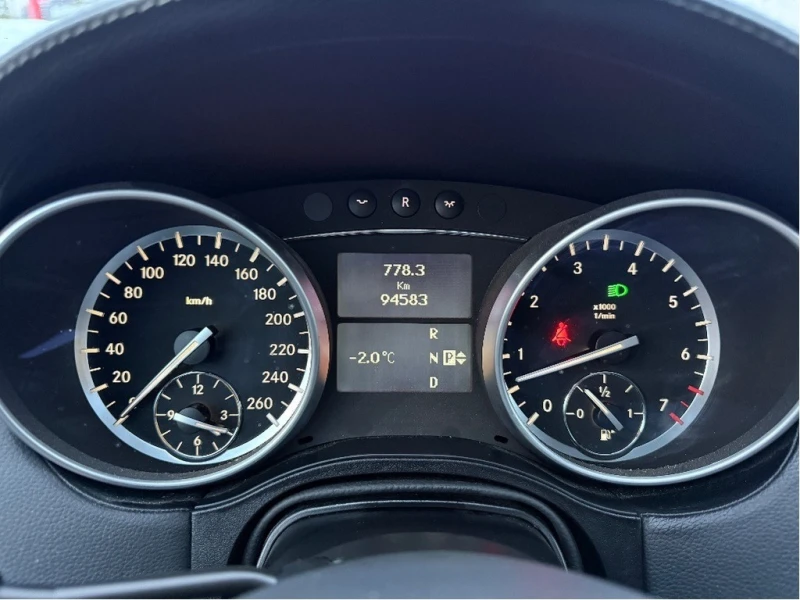 Mercedes-Benz GL 550 ОБДУХВАНЕ * * ЧЕРЕН САЛОН * * CARFAX * * , снимка 10 - Автомобили и джипове - 53447803