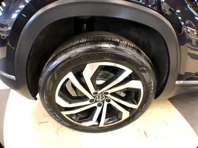 VW Atlas * HIGHLINE * ДИСТРОНИК * ОБДУХВАНЕ * ПАМЕТ, снимка 9 - Автомобили и джипове - 54182745