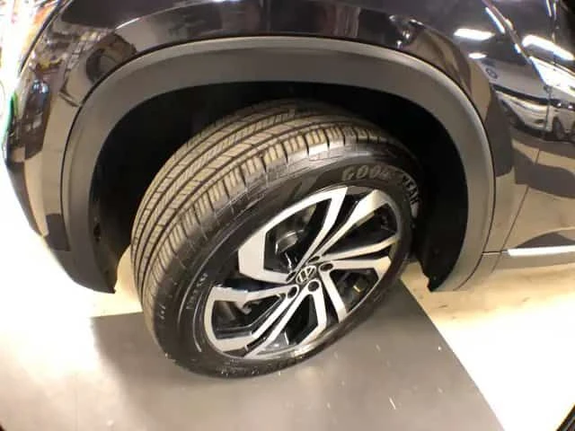 VW Atlas * HIGHLINE * ДИСТРОНИК * ОБДУХВАНЕ * ПАМЕТ, снимка 11 - Автомобили и джипове - 54182745