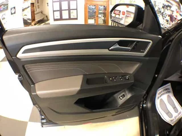 VW Atlas * HIGHLINE * ДИСТРОНИК * ОБДУХВАНЕ * ПАМЕТ, снимка 16 - Автомобили и джипове - 54182745