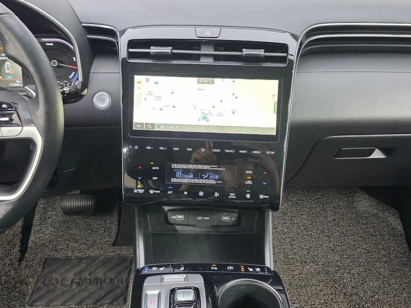 Hyundai Tucson 2WD| ОБДУХ| ПОДГРЕВ НА ВОЛАНА| ЛЕЙН АСИСТ, снимка 14 - Автомобили и джипове - 55748336