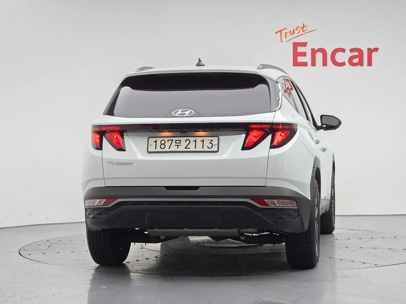 Hyundai Tucson 2WD| ОБДУХ| ПОДГРЕВ НА ВОЛАНА| ЛЕЙН АСИСТ, снимка 4 - Автомобили и джипове - 55748336