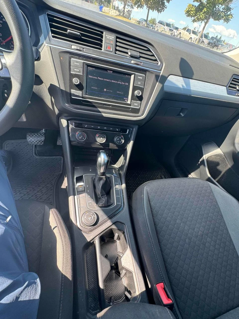 VW Tiguan TRENDLINE* Авто финансиране* Карфакс - изображение 8
