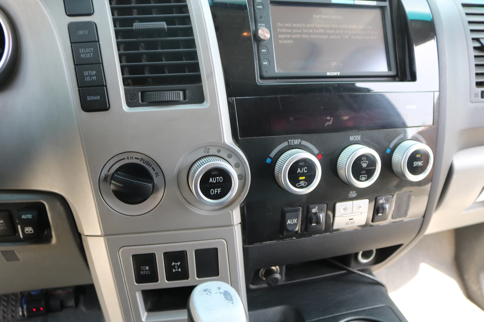 Toyota Sequoia 5.7 V8 4x4 | Mobile.bg   13