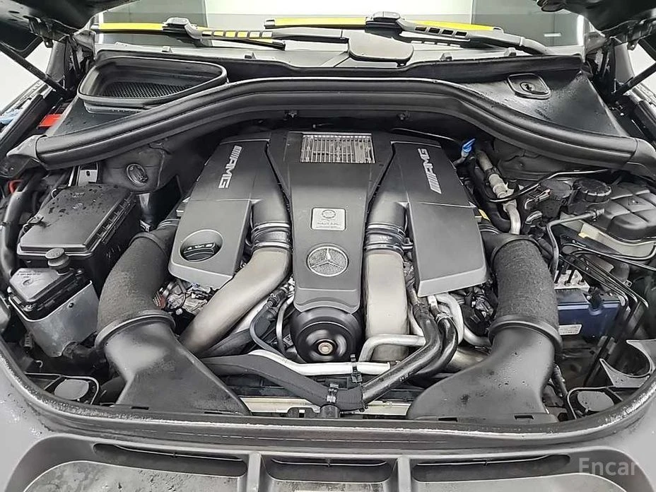 Mercedes-Benz ML 63 AMG  - изображение 6