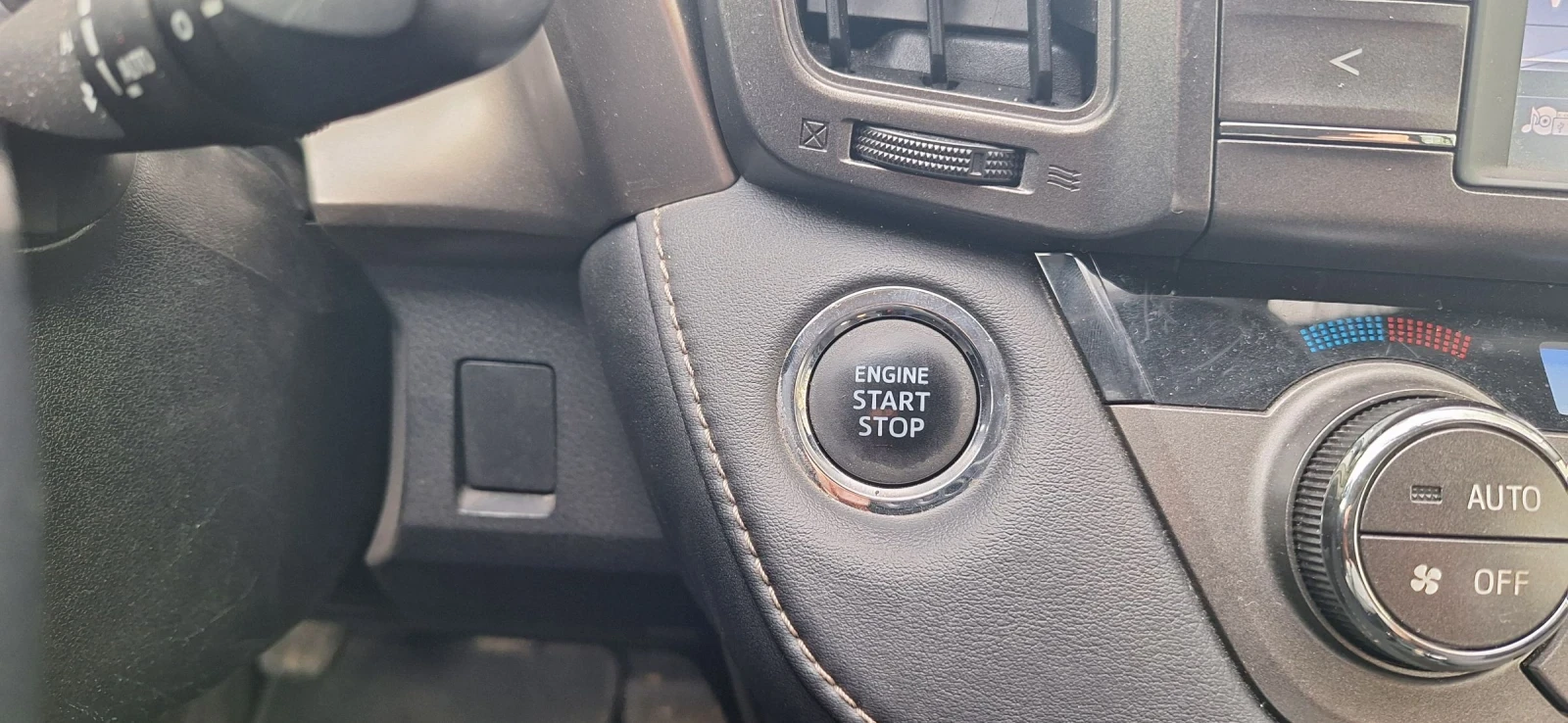 Toyota Rav4, снимка 11 - Автомобили и джипове - 53761104