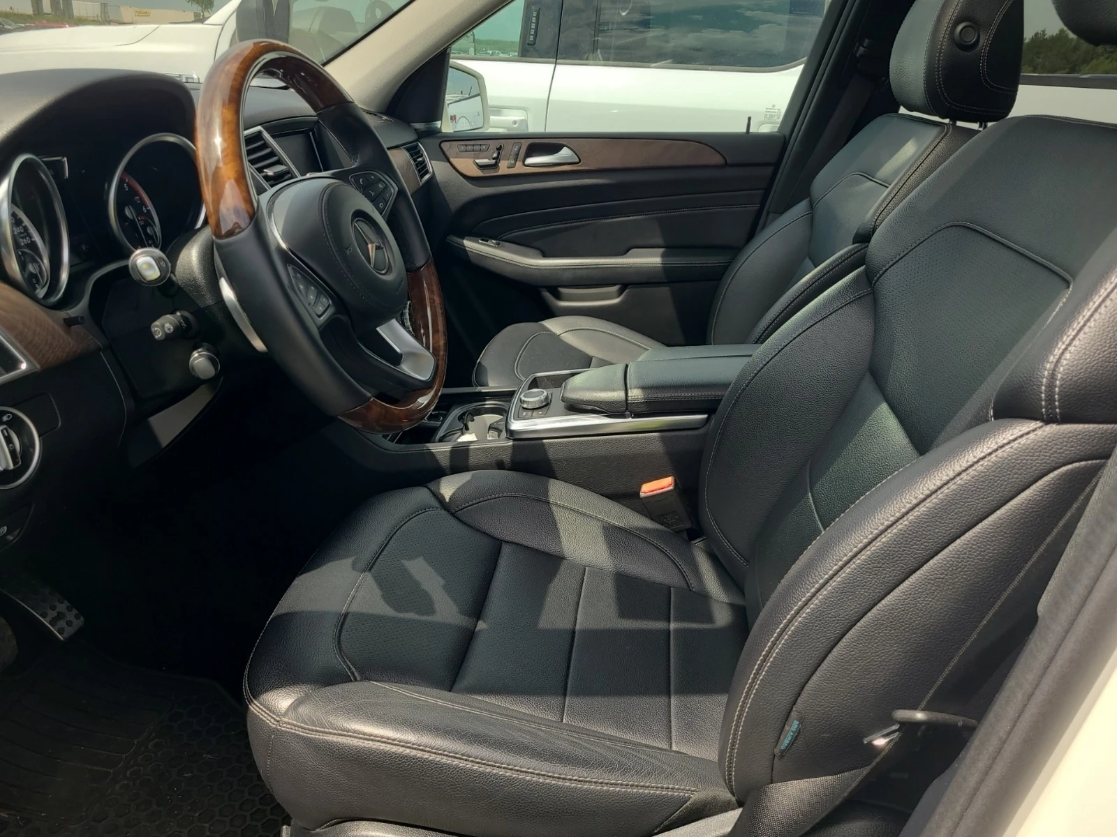 Mercedes-Benz ML 350 D * AMG * * CARFAX * * АВТО КРЕДИТ * * , снимка 1 - Автомобили и джипове - 55040540