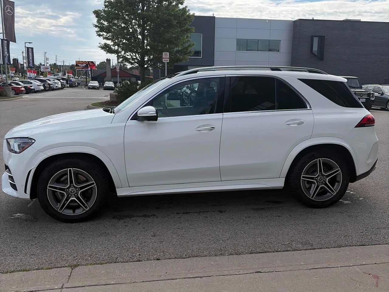 Mercedes-Benz GLE 450 4MATIC* DISTRONIC* BURMESTER* HUD* 360* , снимка 2 - Автомобили и джипове - 55577464
