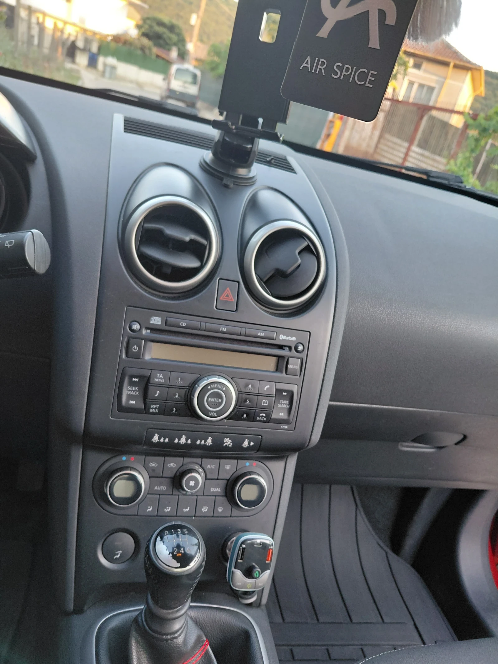 Nissan Qashqai, снимка 10 - Автомобили и джипове - 55748734