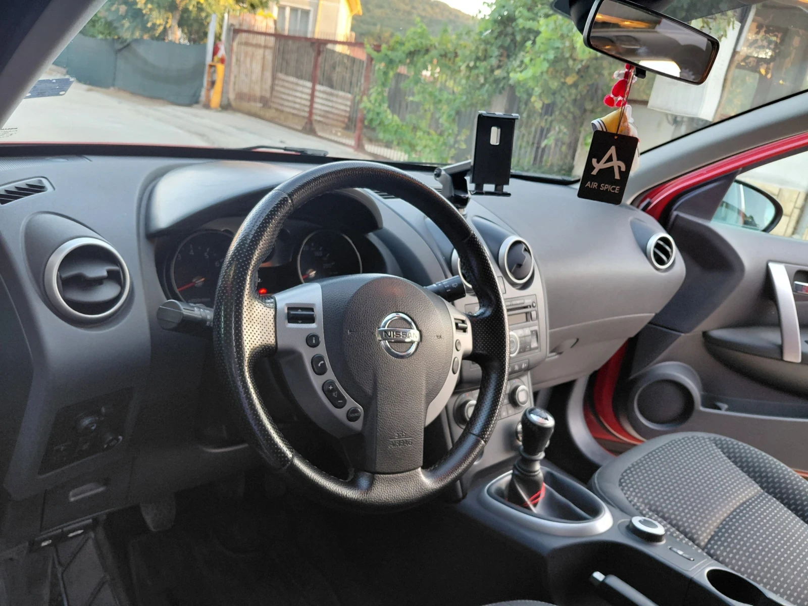 Nissan Qashqai, снимка 9 - Автомобили и джипове - 55748734