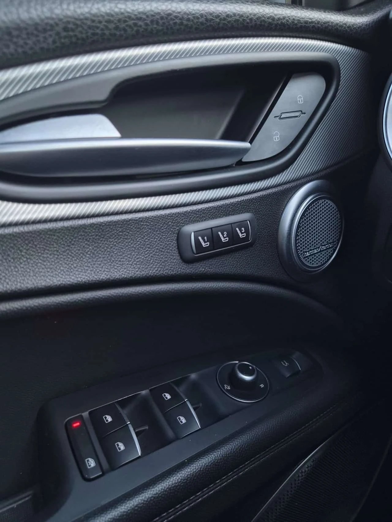 Alfa Romeo Stelvio * 2.0 Turbo 16V Ti Sport AWD * CARFAX *  | Mobile.bg � ����������� 11
