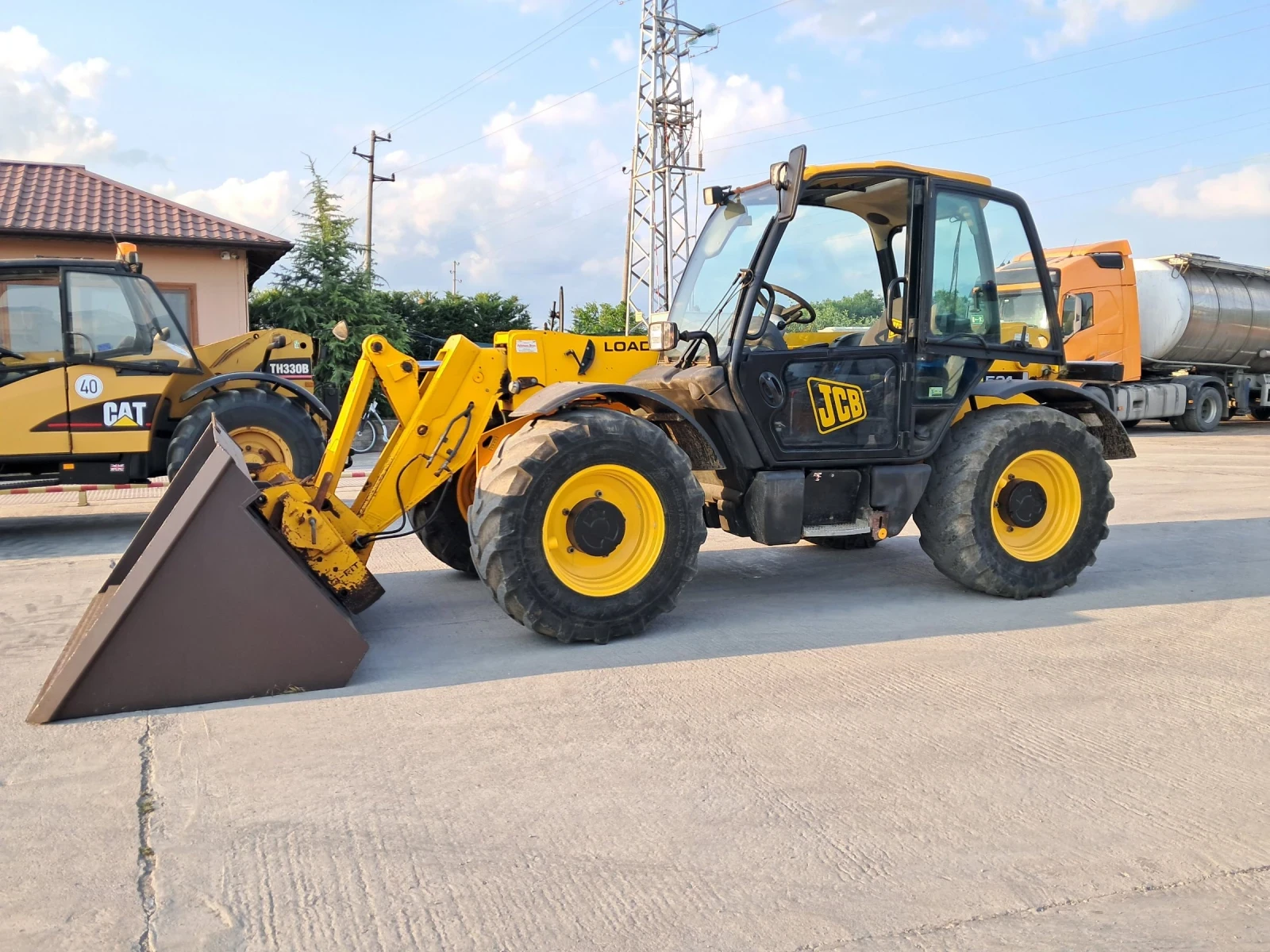 Телескопичен товарач JCB 531-70 - изображение 2