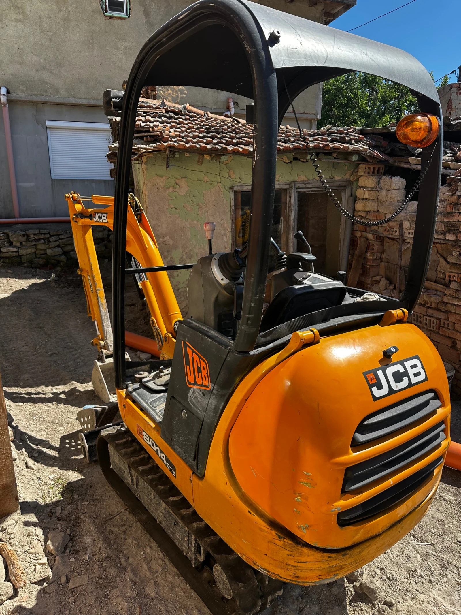 Багер JCB 8014 CTS