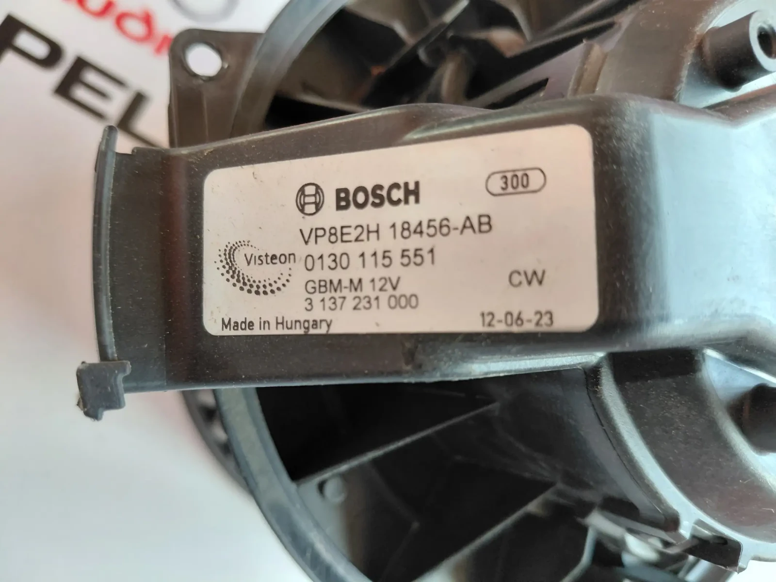 VP8E2H18456-AB Вентилатор за парно зa Ford Fiesta VII Bosch 3137231000  0130115551 VP8E2H 18456-AB  , снимка 2 - Части - 54228396