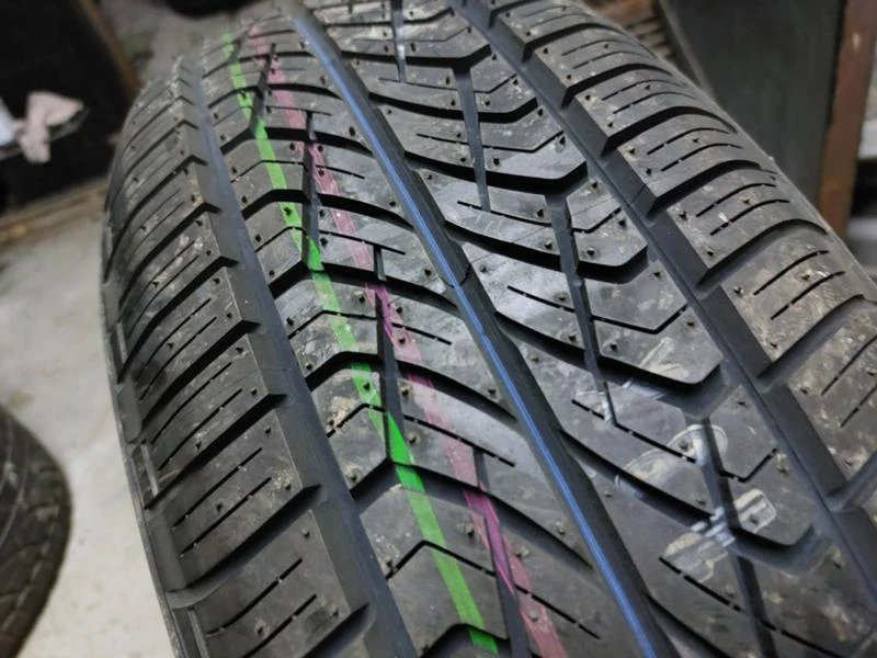 Гуми Летни 215/60R16, снимка 2 - Гуми и джанти - 35813850