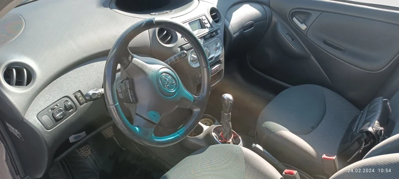 Toyota Yaris, снимка 7 - Автомобили и джипове - 47553651