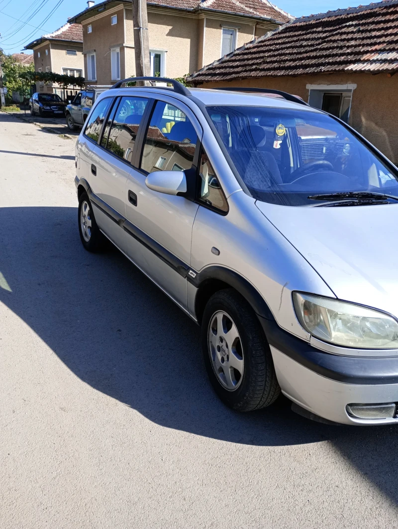 Opel Zafira, снимка 10 - Автомобили и джипове - 47664462