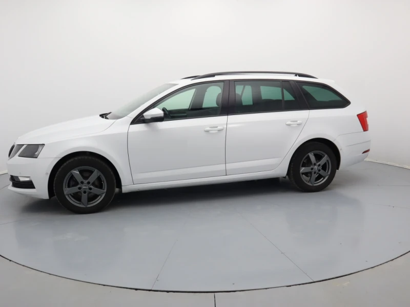 Skoda Octavia, снимка 5 - Автомобили и джипове - 48322750