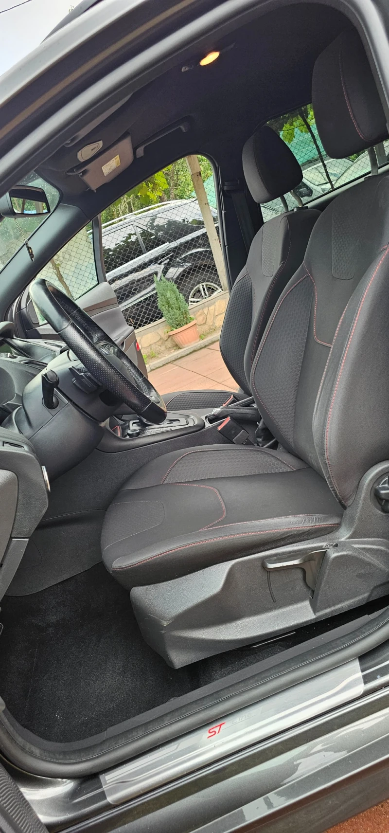 Ford Focus ST-Line 1.5 TDCI AUTOMAT , снимка 17 - Автомобили и джипове - 51428162