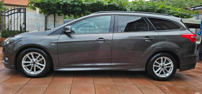 Ford Focus ST-Line 1.5 TDCI AUTOMAT , снимка 3 - Автомобили и джипове - 51428162
