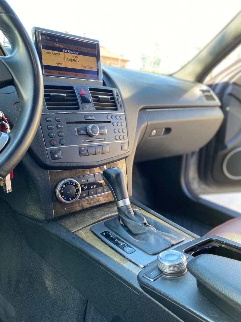 Mercedes-Benz C 220, снимка 10 - Автомобили и джипове - 51783734
