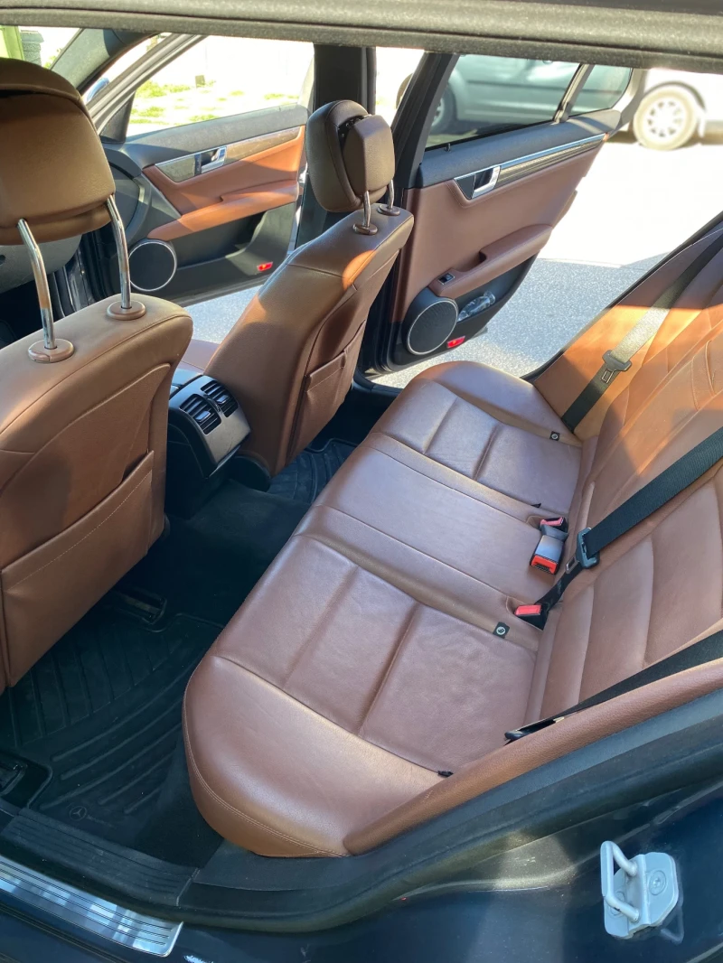 Mercedes-Benz C 220, снимка 13 - Автомобили и джипове - 51783734