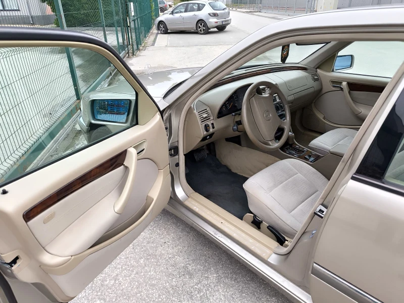 Mercedes-Benz C 220  CDI, снимка 10 - Автомобили и джипове - 52035962