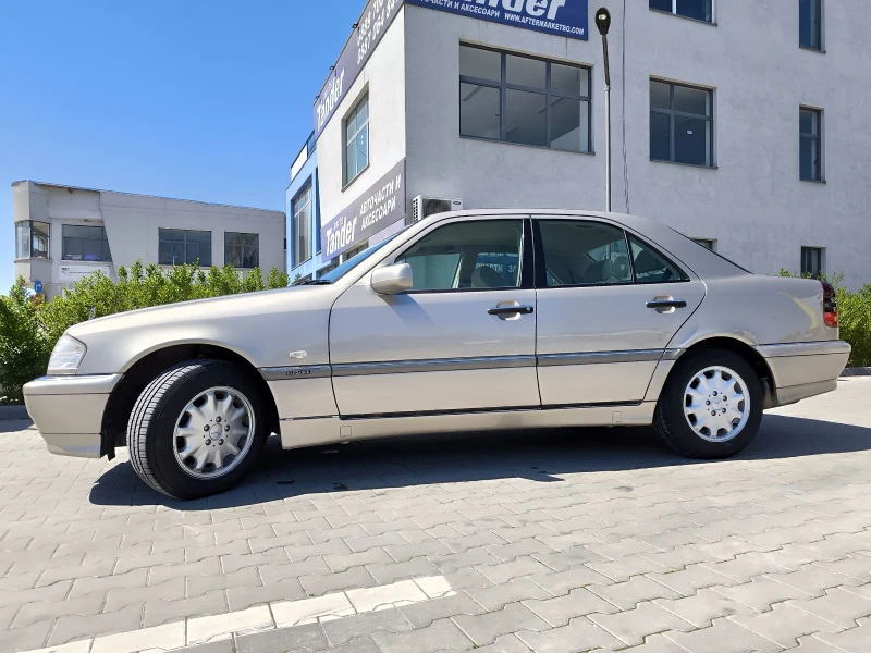 Mercedes-Benz C 220  CDI, снимка 4 - Автомобили и джипове - 52035962