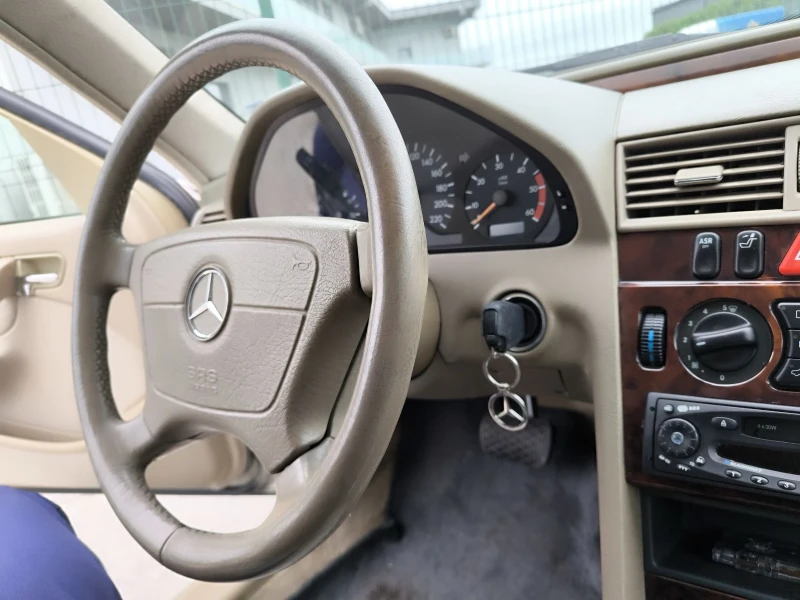 Mercedes-Benz C 220  CDI, снимка 8 - Автомобили и джипове - 52035962