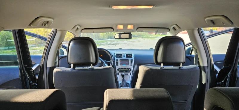 Toyota Avensis 2.0 D4D, снимка 5 - Автомобили и джипове - 52433829