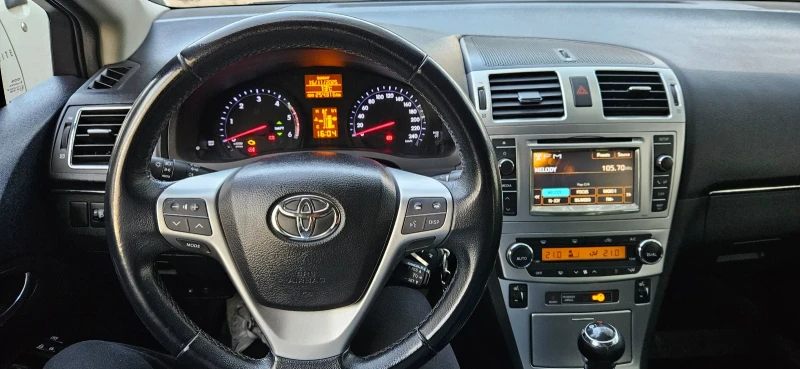 Toyota Avensis 2.0 D4D, снимка 8 - Автомобили и джипове - 52433829