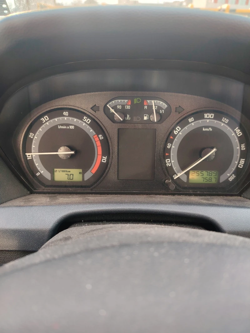 Skoda Fabia, снимка 6 - Автомобили и джипове - 53177054